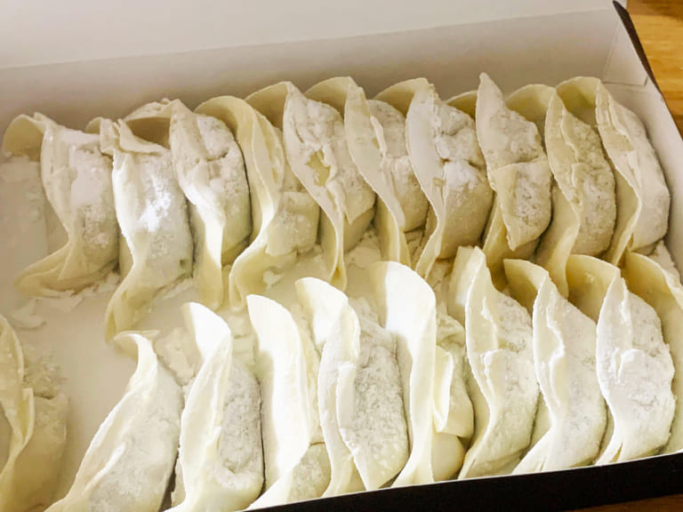 【堺市西区】白ごはんにぴったりの餃子がある?! 白ごはん専門餃子「龍華山」の餃子が野菜たっぷり♪ | 号外NET 堺市堺区・西区